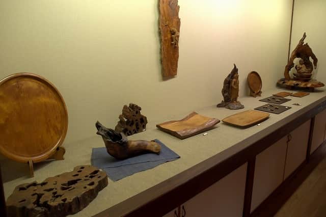 屋久杉工芸作品のギャラリー