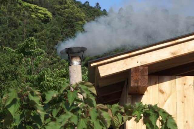 煙して火と語らい、手間ひまかけて沸かすお風呂は、大浴場にはない良さを持ち人間本来の元気を取り戻してくれます